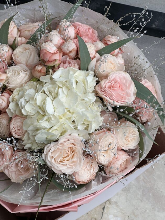 Bouquet with White Hortensia - Image 3