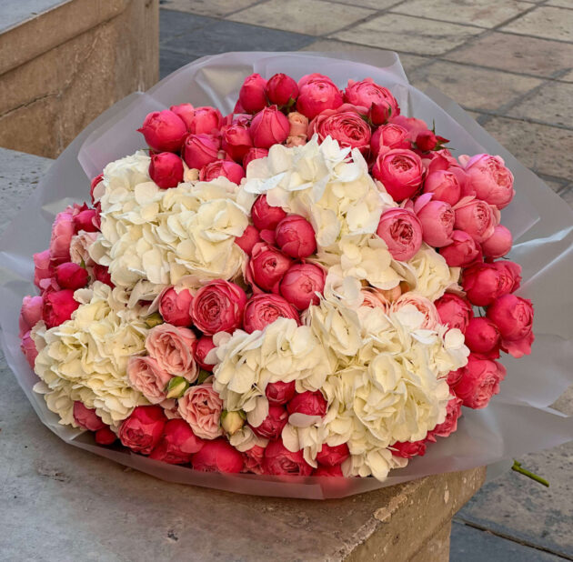 Ծաղկեփունջ "Pink & White"