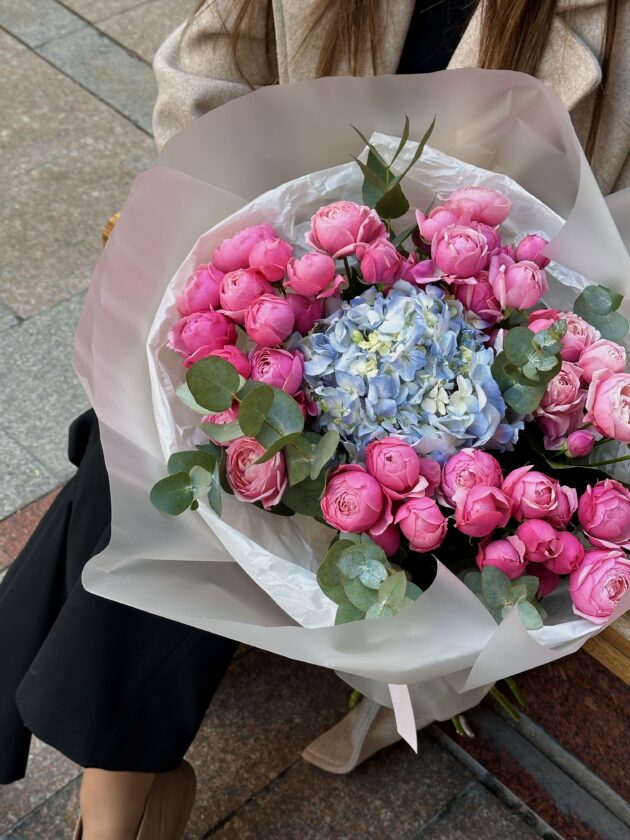 Bouquet with Blue Hortensia - Image 4