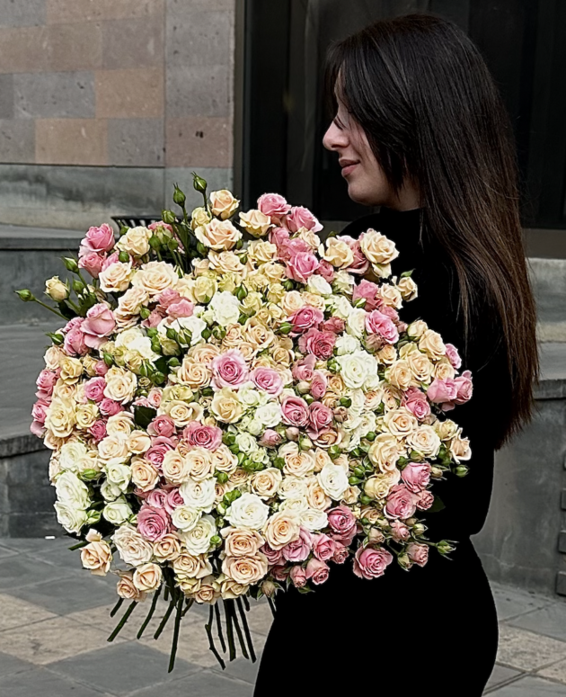Spray Roses Mix - Image 4