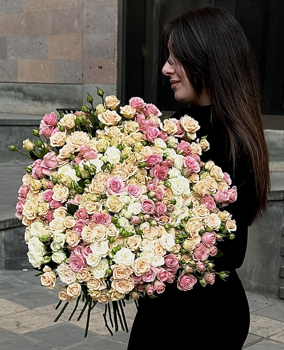 Spray Roses Mix - Image 4